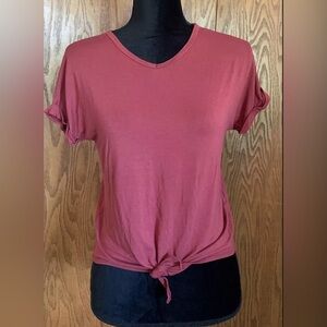 Crown Of Hearts Burgundy Shortsleeve Front Tye Tie Shirt Size Large.